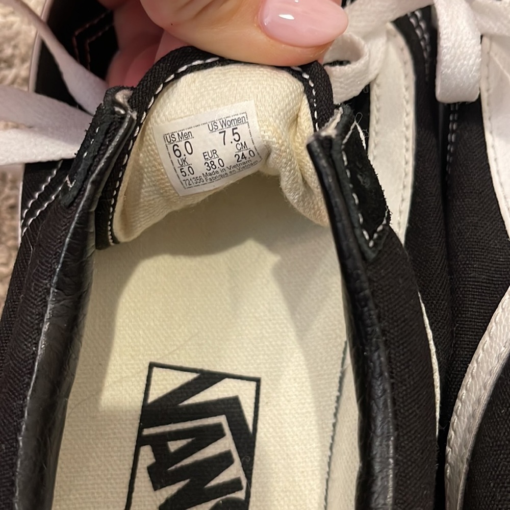 Black and White Vans - Picture 6 of 7